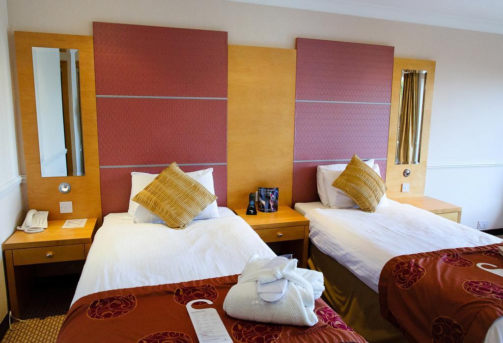 Reading Lake Hotel Room photo