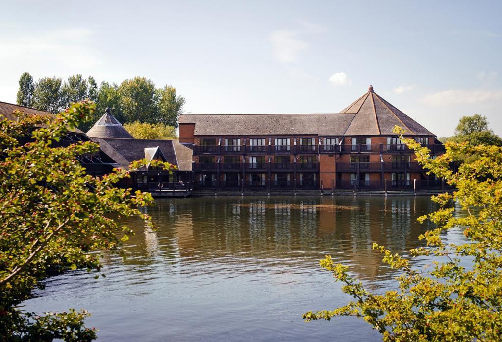 Reading Lake Hotel Exterior photo